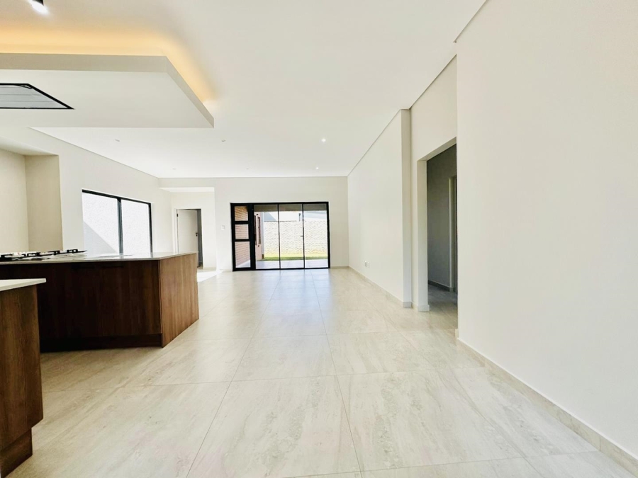 3 Bedroom Property for Sale in Blue Hills Gauteng