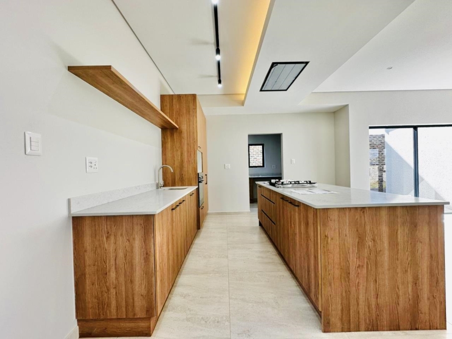 3 Bedroom Property for Sale in Blue Hills Gauteng