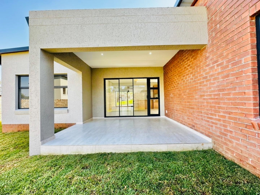3 Bedroom Property for Sale in Blue Hills Gauteng