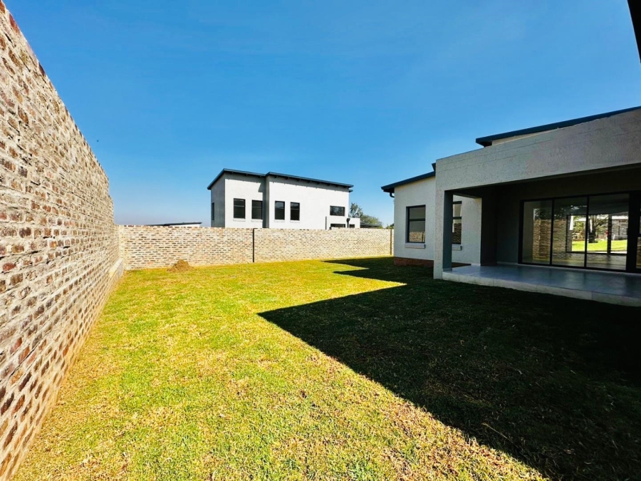 3 Bedroom Property for Sale in Blue Hills Gauteng