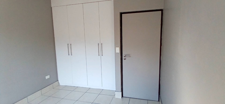 To Let 1 Bedroom Property for Rent in Douglasdale Gauteng