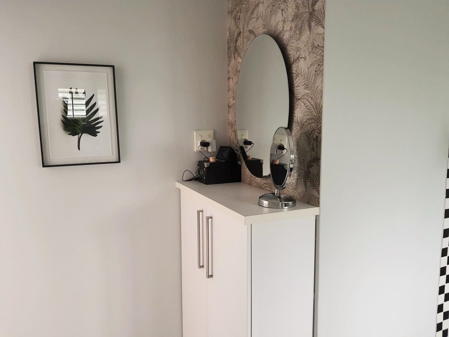 5 Bedroom Property for Sale in Franklin Roosevelt Park Gauteng