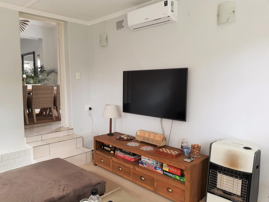 5 Bedroom Property for Sale in Franklin Roosevelt Park Gauteng