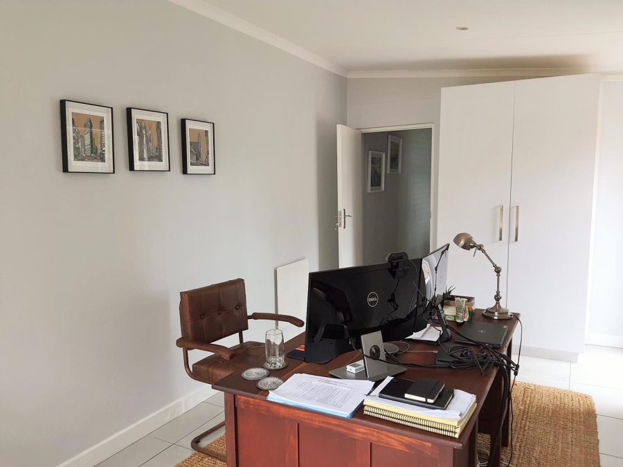 5 Bedroom Property for Sale in Franklin Roosevelt Park Gauteng