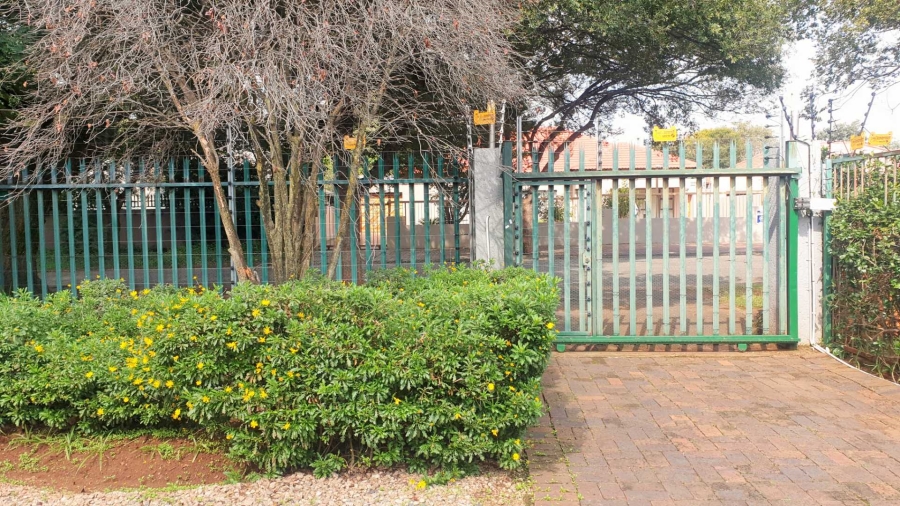 5 Bedroom Property for Sale in Franklin Roosevelt Park Gauteng