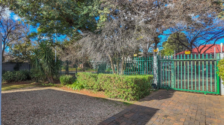 5 Bedroom Property for Sale in Franklin Roosevelt Park Gauteng