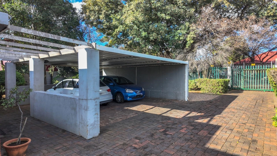 5 Bedroom Property for Sale in Franklin Roosevelt Park Gauteng