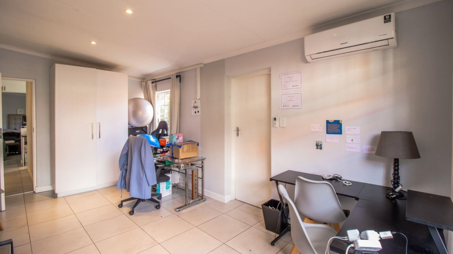 5 Bedroom Property for Sale in Franklin Roosevelt Park Gauteng