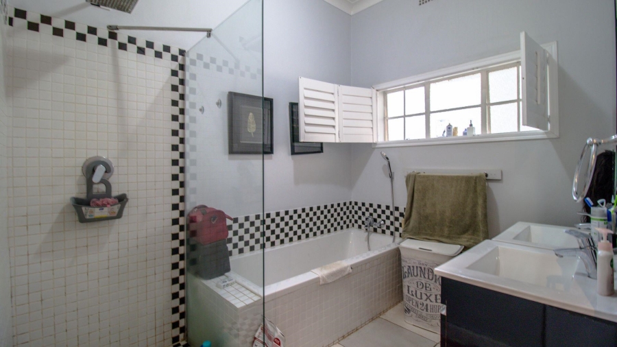5 Bedroom Property for Sale in Franklin Roosevelt Park Gauteng