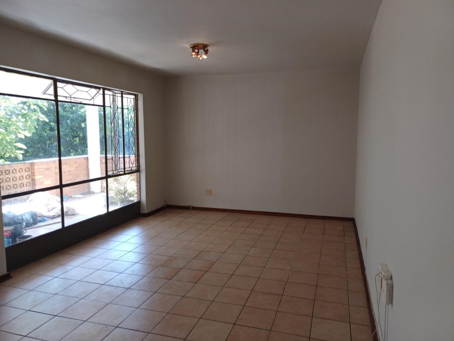 To Let 2 Bedroom Property for Rent in Blairgowrie Gauteng