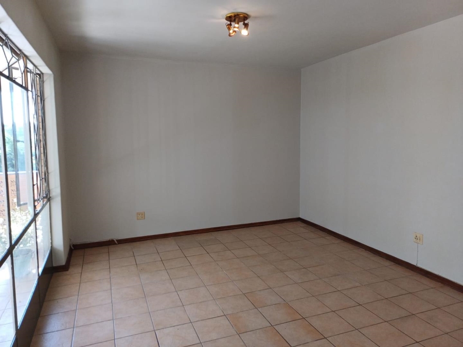 To Let 2 Bedroom Property for Rent in Blairgowrie Gauteng