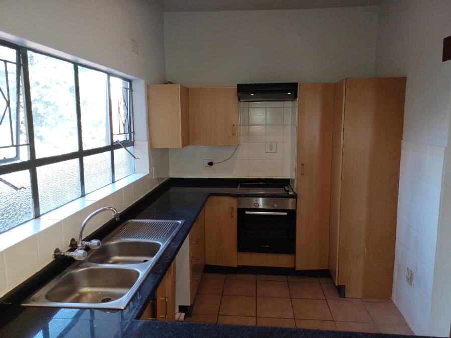To Let 2 Bedroom Property for Rent in Blairgowrie Gauteng