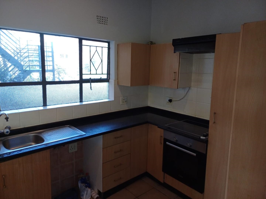 To Let 2 Bedroom Property for Rent in Blairgowrie Gauteng