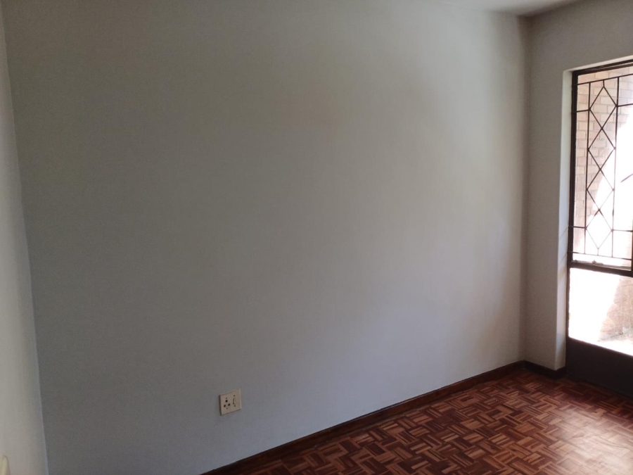 To Let 2 Bedroom Property for Rent in Blairgowrie Gauteng