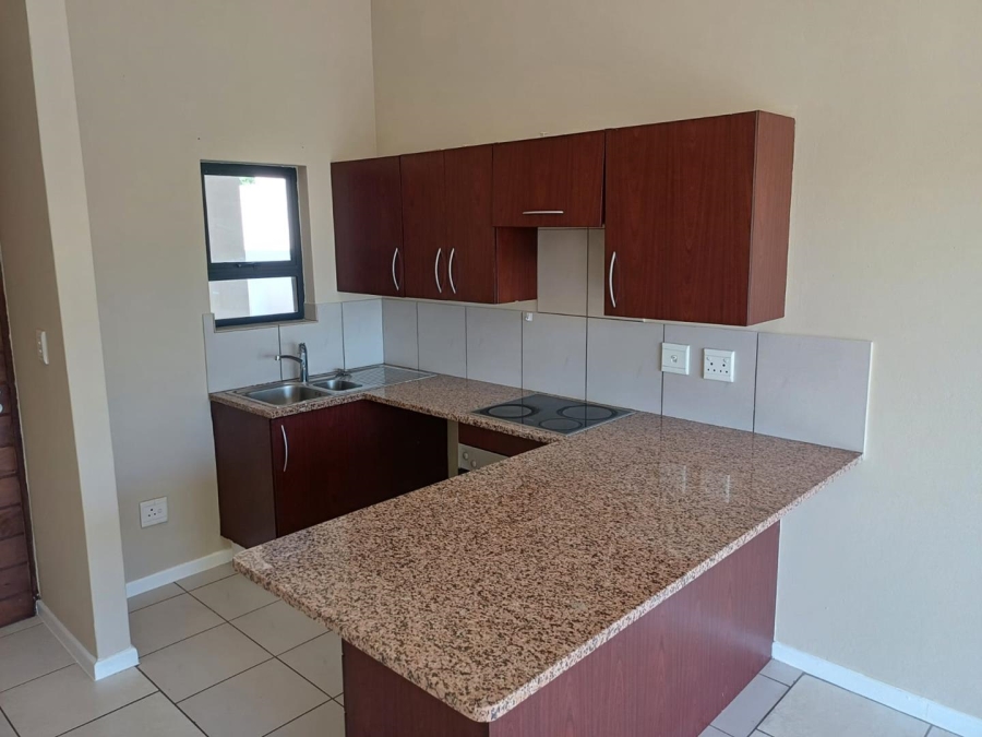 To Let 1 Bedroom Property for Rent in Jackal Creek Golf Estate Gauteng