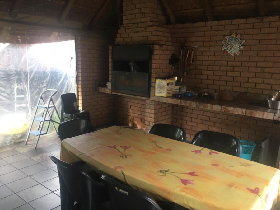 7 Bedroom Property for Sale in The Reeds Gauteng