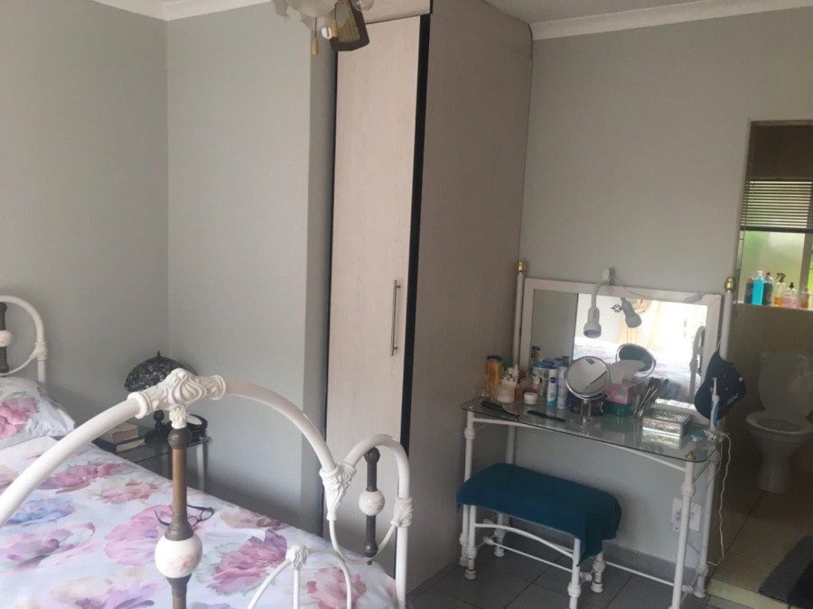 7 Bedroom Property for Sale in The Reeds Gauteng