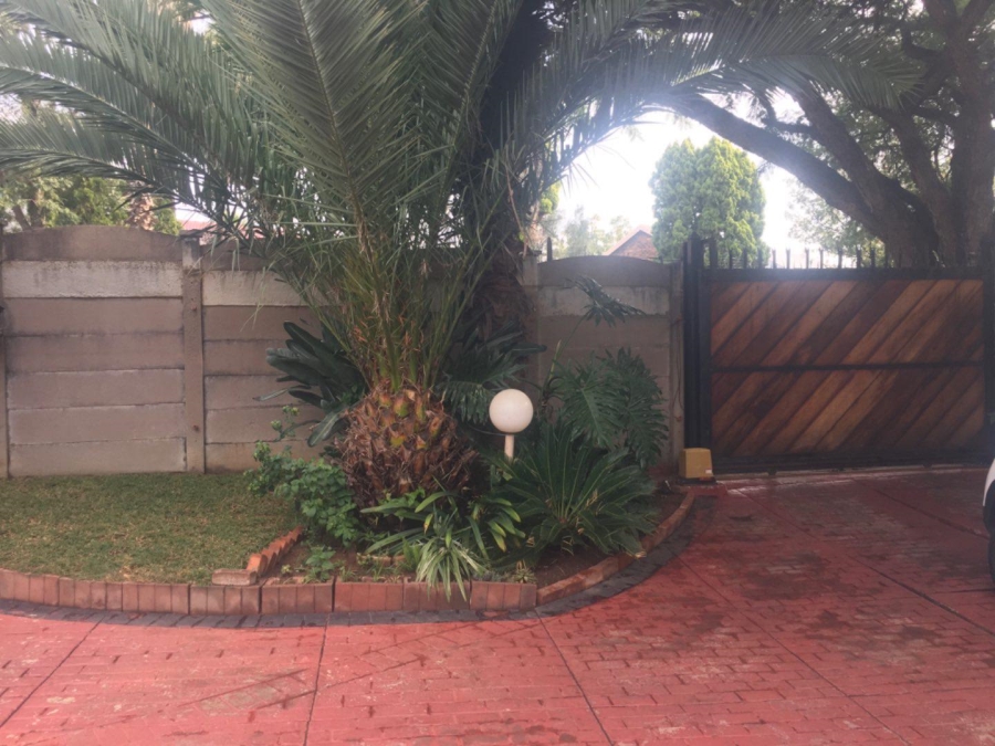7 Bedroom Property for Sale in The Reeds Gauteng