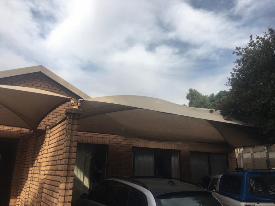 7 Bedroom Property for Sale in The Reeds Gauteng