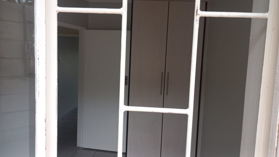 7 Bedroom Property for Sale in The Reeds Gauteng