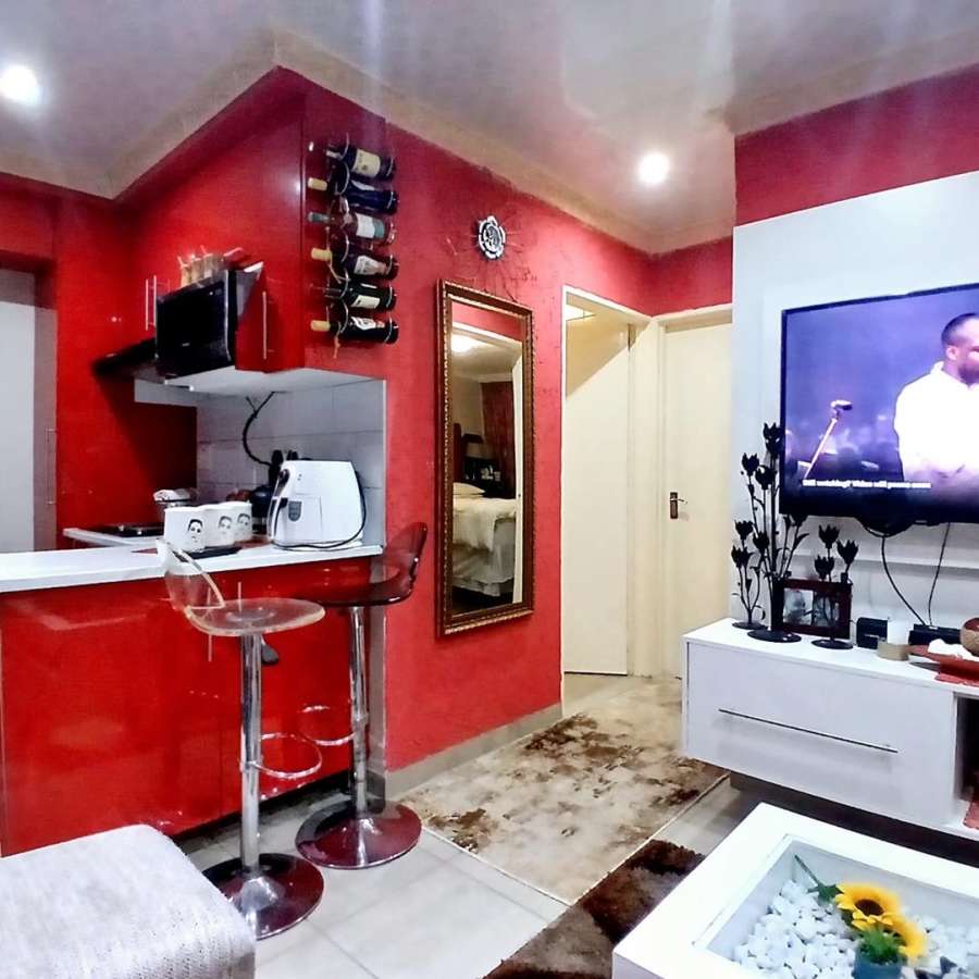 2 Bedroom Property for Sale in Clayville Gauteng