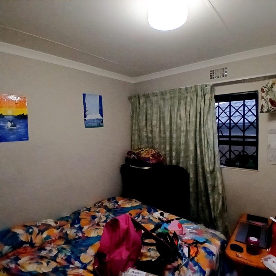 2 Bedroom Property for Sale in Clayville Gauteng