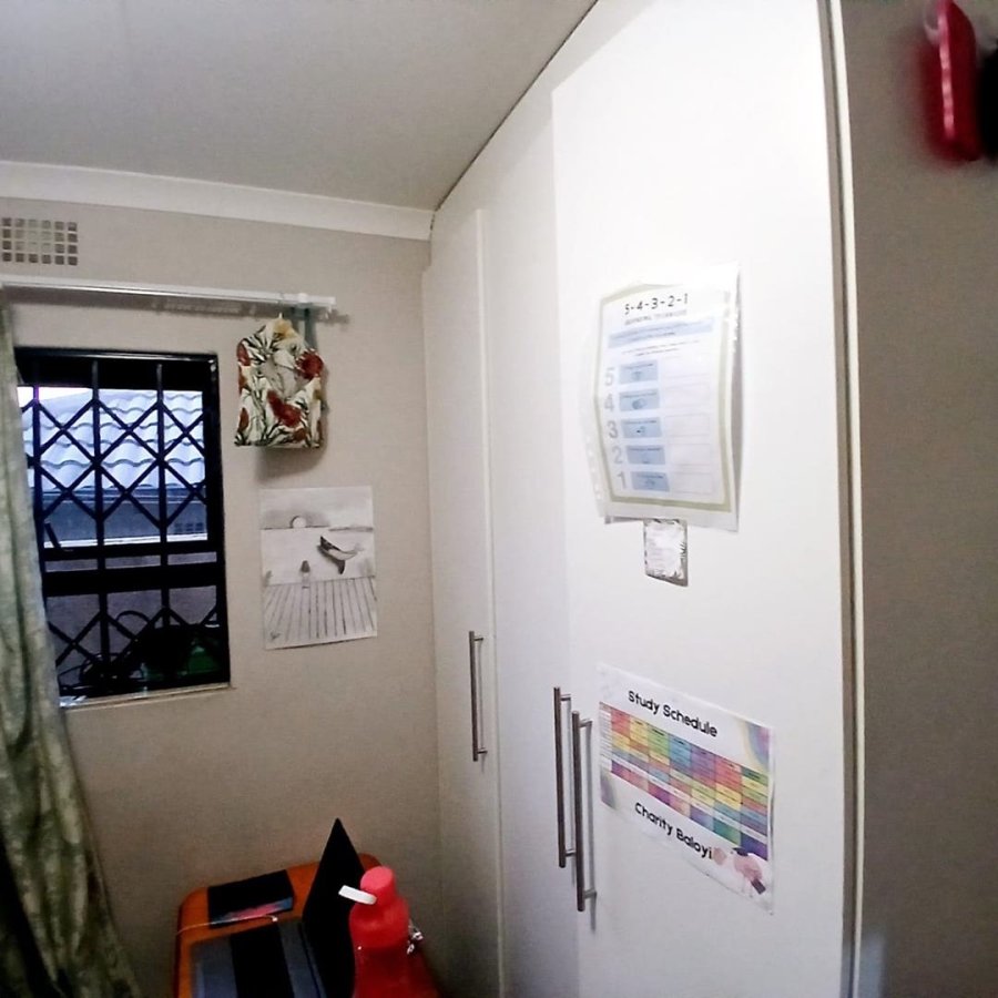 2 Bedroom Property for Sale in Clayville Gauteng