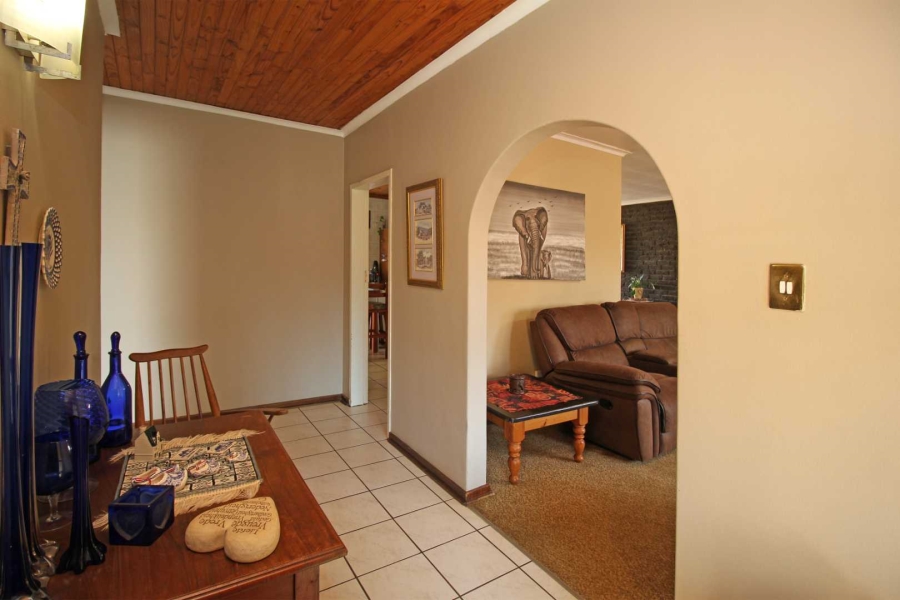 4 Bedroom Property for Sale in Helikonpark Gauteng