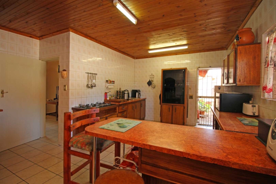 4 Bedroom Property for Sale in Helikonpark Gauteng