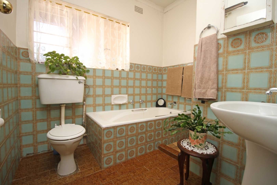 4 Bedroom Property for Sale in Helikonpark Gauteng