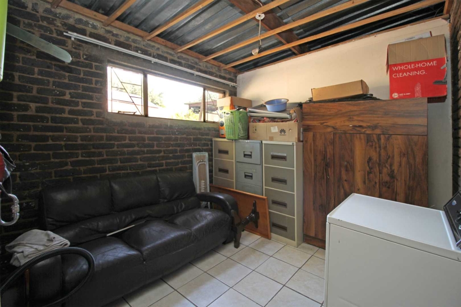4 Bedroom Property for Sale in Helikonpark Gauteng