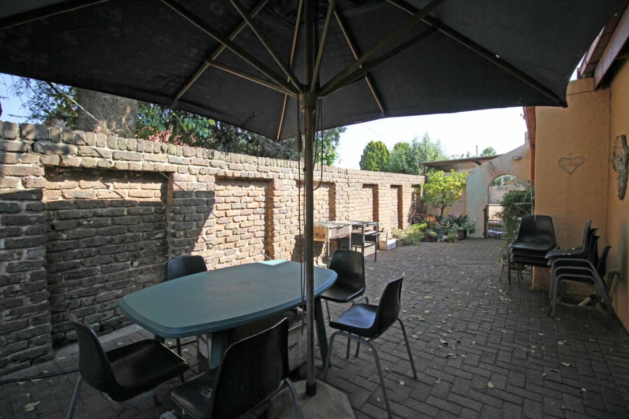 4 Bedroom Property for Sale in Helikonpark Gauteng