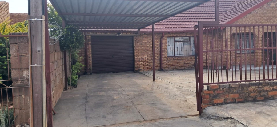 3 Bedroom Property for Sale in Soshanguve AA Gauteng