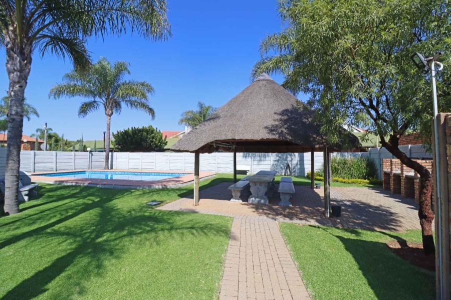 2 Bedroom Property for Sale in Moreleta Park Gauteng