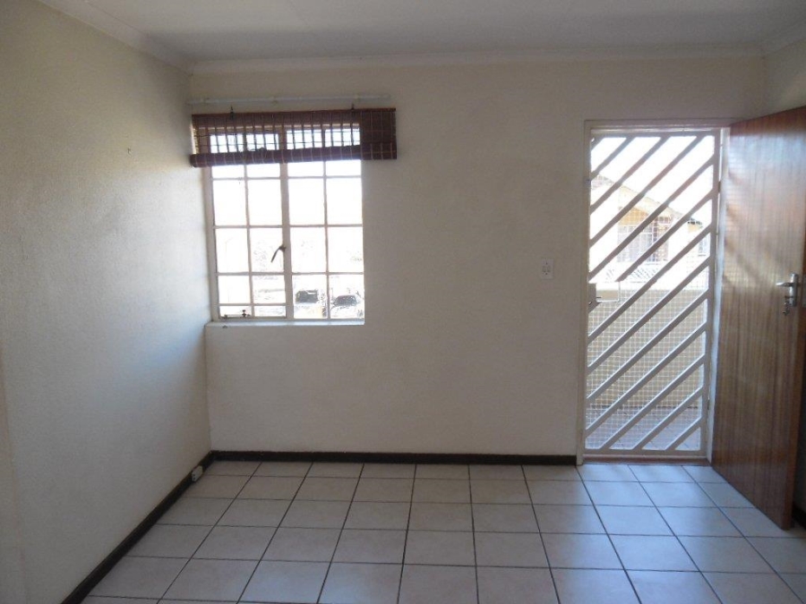 To Let 2 Bedroom Property for Rent in Elardus Park Gauteng