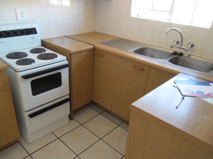 To Let 2 Bedroom Property for Rent in Elardus Park Gauteng