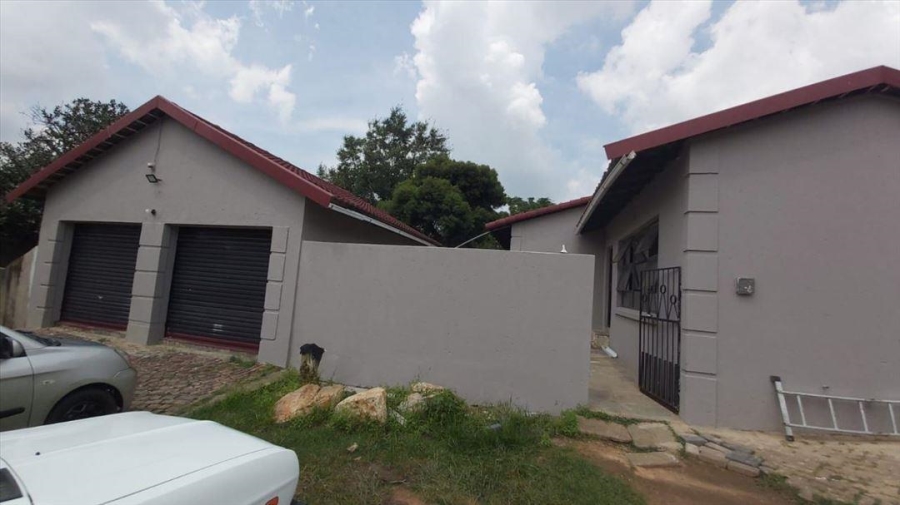 3 Bedroom Property for Sale in Birchleigh North Gauteng