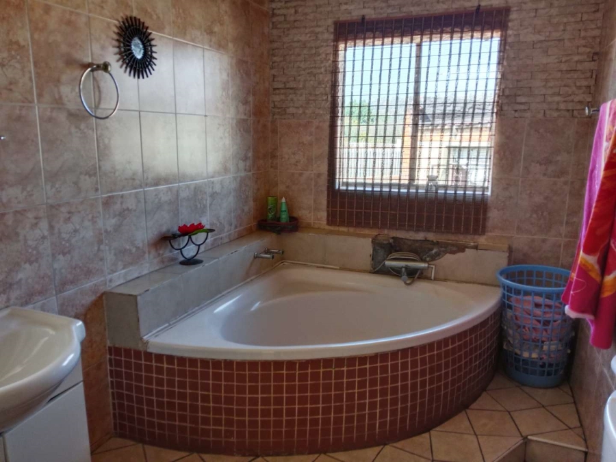 4 Bedroom Property for Sale in Riverlea Gauteng
