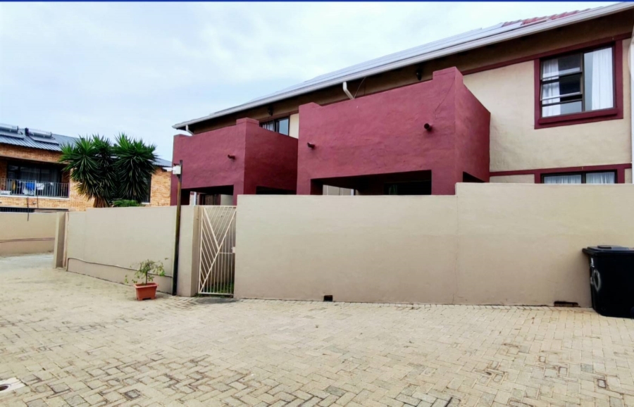 2 Bedroom Property for Sale in New Market Gauteng