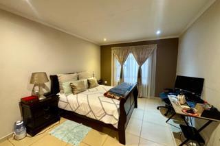 5 Bedroom Property for Sale in Diepkloof Gauteng