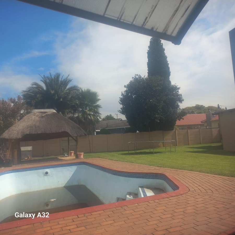 4 Bedroom Property for Sale in Kibler Park Gauteng