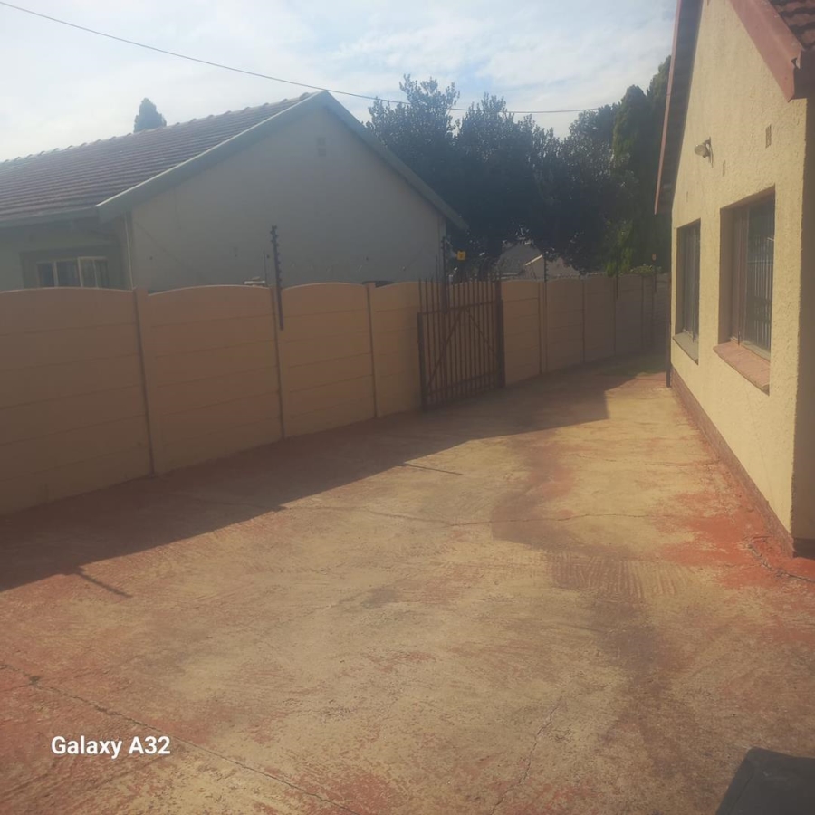 4 Bedroom Property for Sale in Kibler Park Gauteng