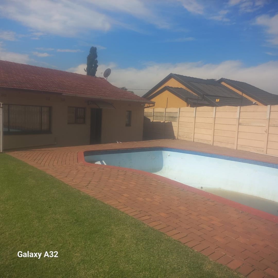 4 Bedroom Property for Sale in Kibler Park Gauteng