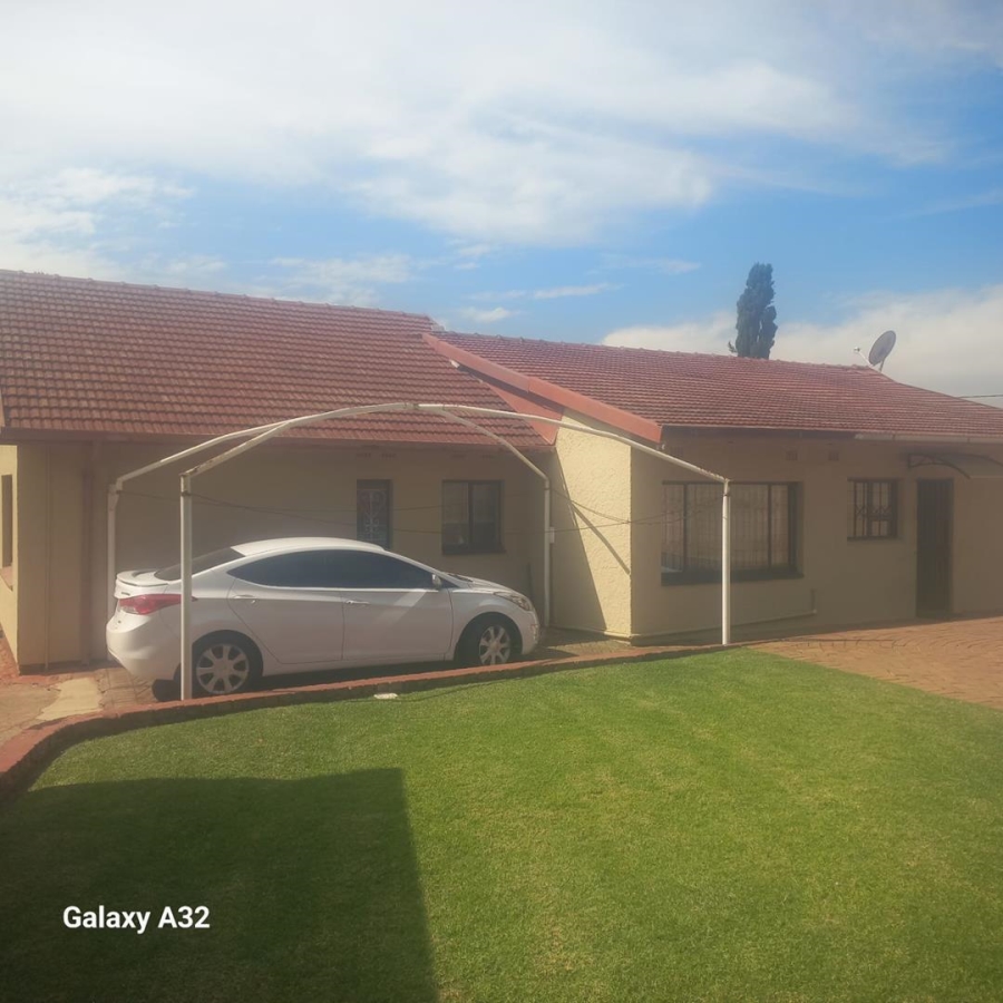 4 Bedroom Property for Sale in Kibler Park Gauteng