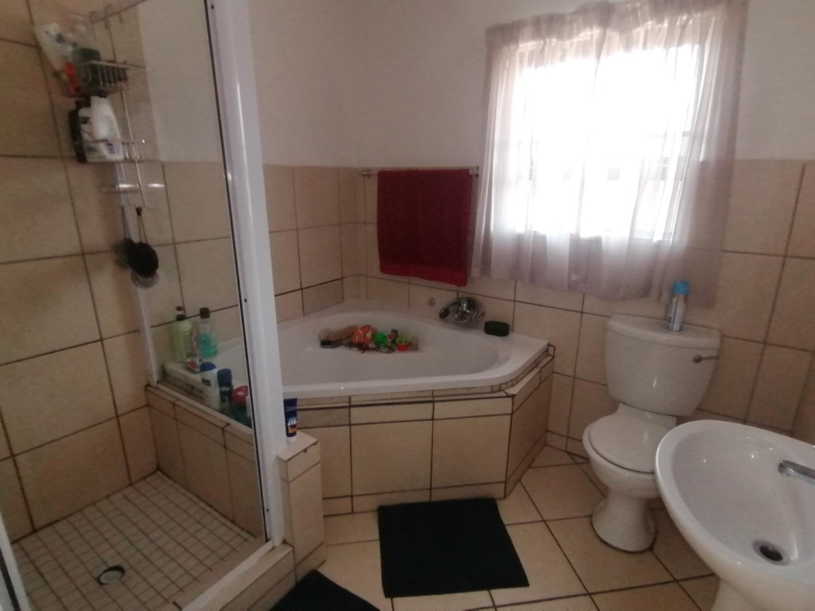 2 Bedroom Property for Sale in New Market Gauteng