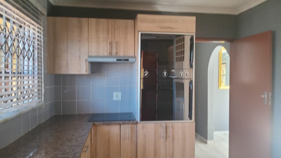 3 Bedroom Property for Sale in Olievenhoutbosch Gauteng