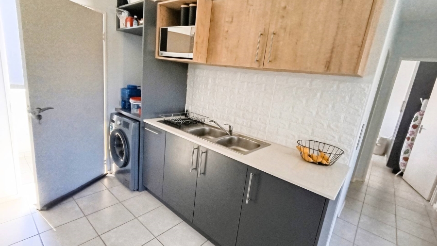 2 Bedroom Property for Sale in Kosmosdal Gauteng