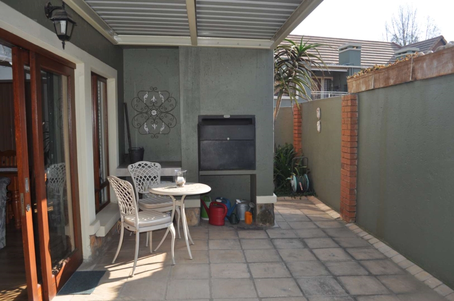 2 Bedroom Property for Sale in Olympus Gauteng