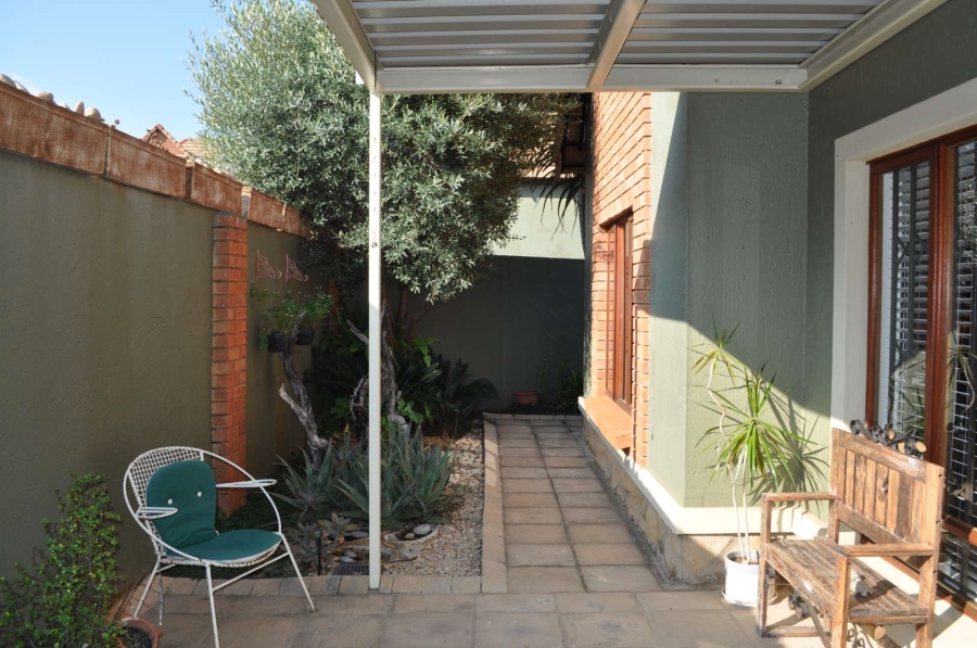 2 Bedroom Property for Sale in Olympus Gauteng