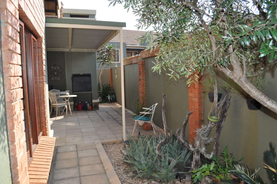 2 Bedroom Property for Sale in Olympus Gauteng